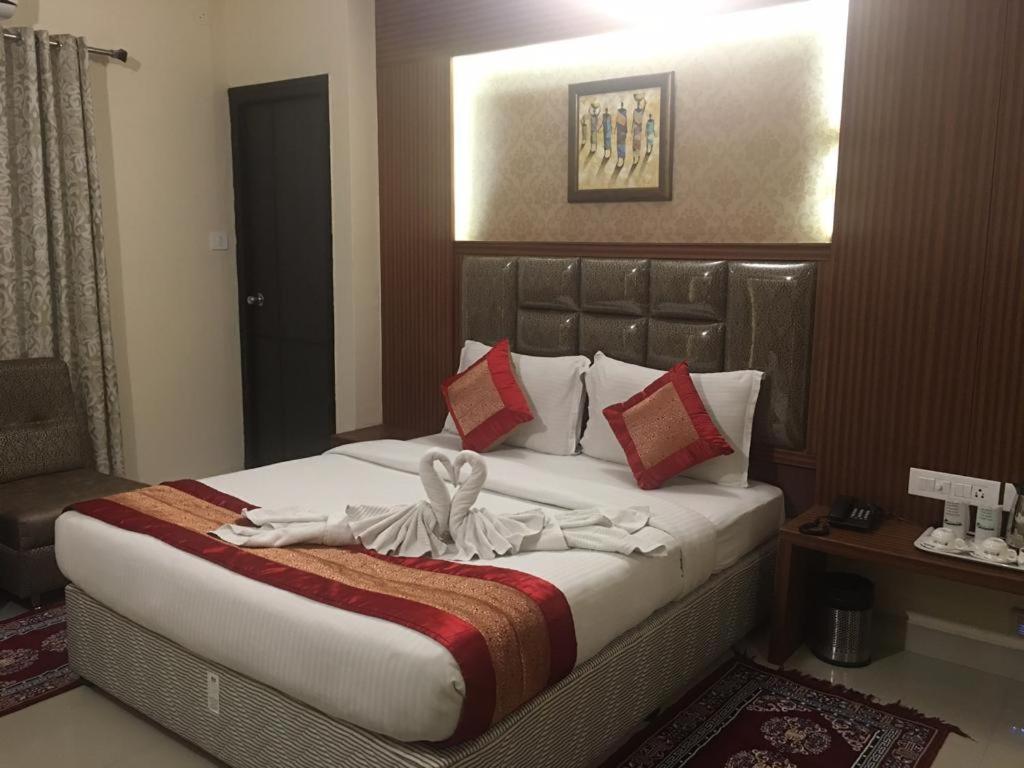 Pine Tree Boutique Hotel Chennai Eksteriør billede
