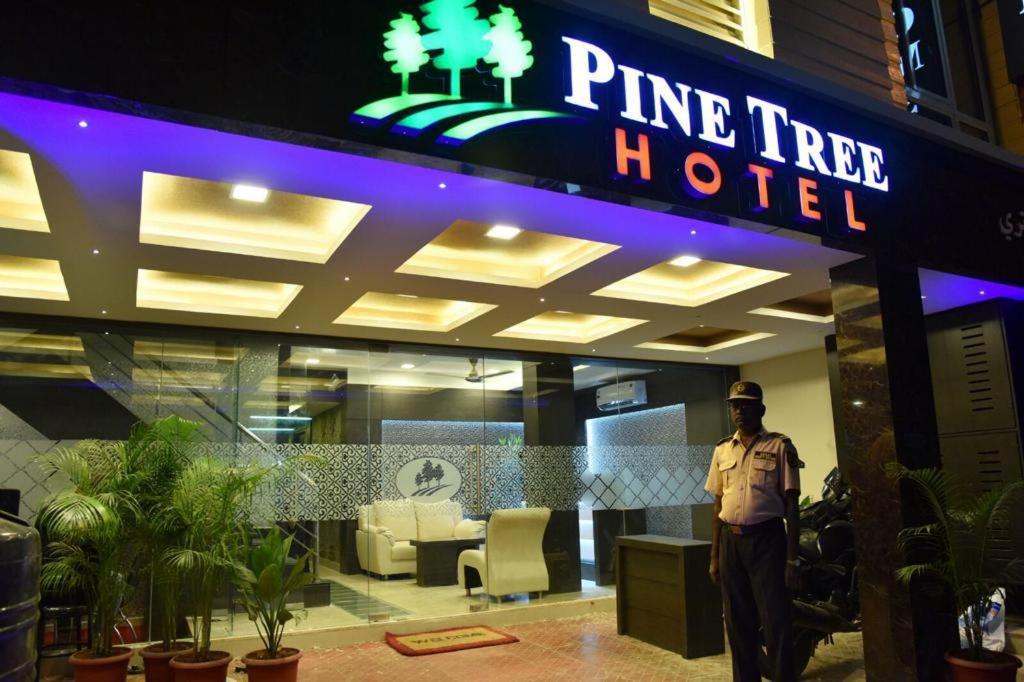 Pine Tree Boutique Hotel Chennai Eksteriør billede