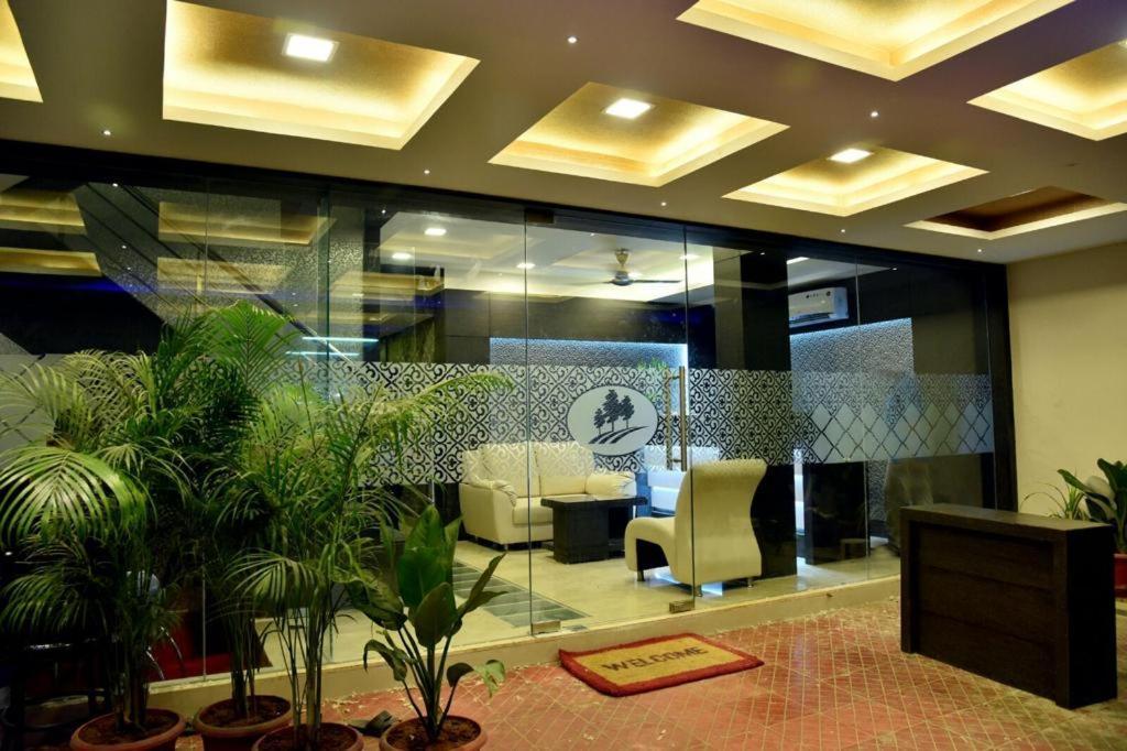 Pine Tree Boutique Hotel Chennai Eksteriør billede