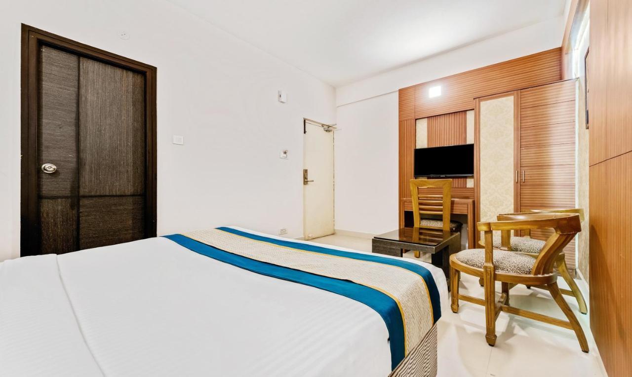 Pine Tree Boutique Hotel Chennai Eksteriør billede